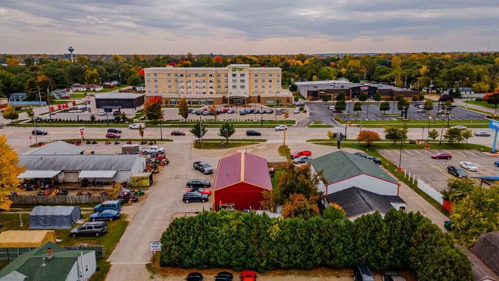 More Photos Of 5281 E Pickard St, Mount Pleasant Freestanding For Lease