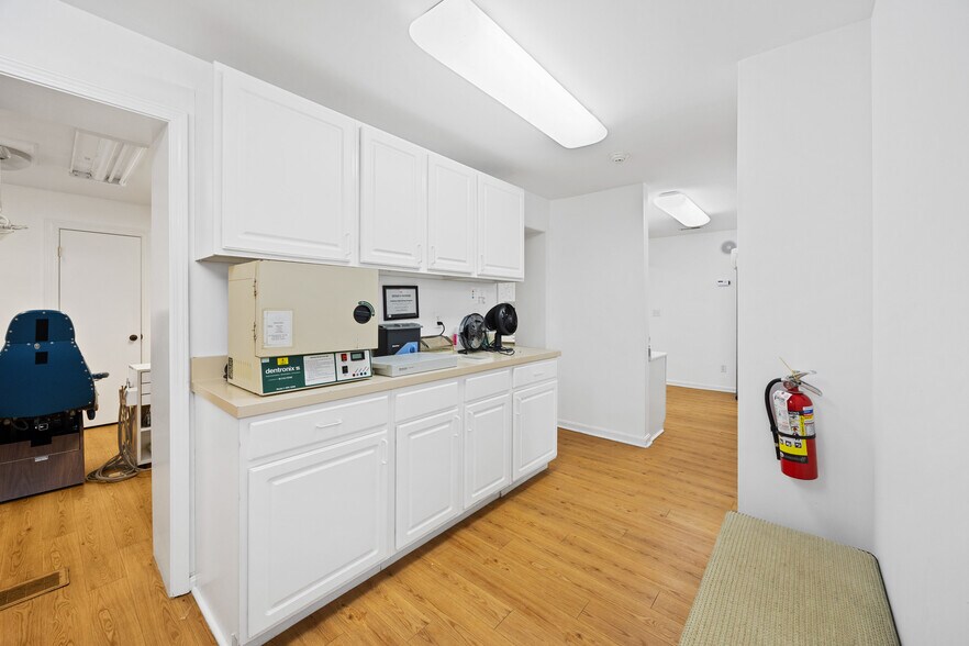 More Photos Of 4816 Greenwood Rd, Louisville Medical For Lease