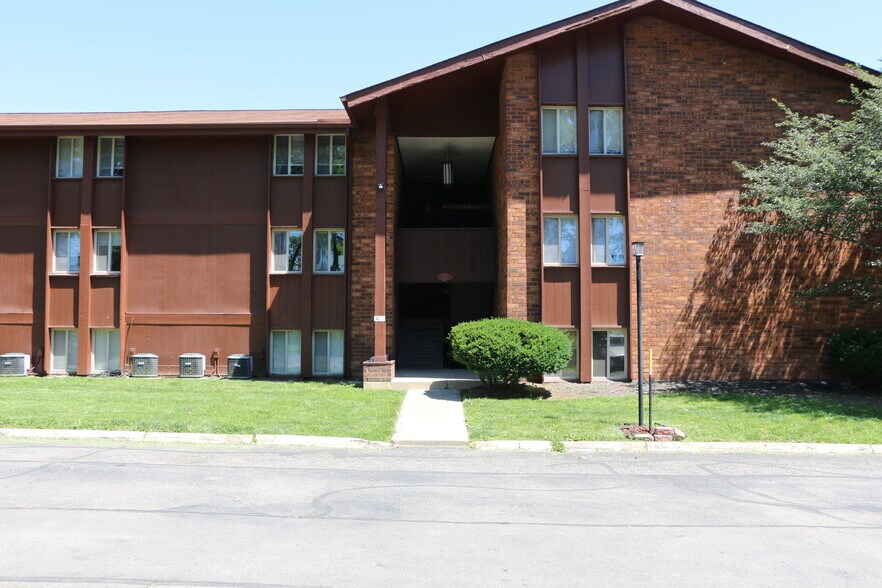 More Photos Of 4443-4445 Mobile Dr, Columbus Apartments For Sale