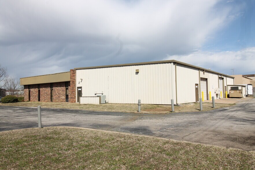 More Photos Of 1815 W Detroit St, Broken Arrow Service For Lease