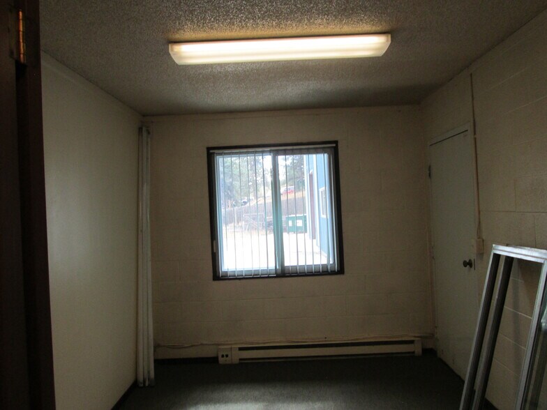 More Photos Of 17831 Co 1 Rd, Florissant Manufacturing For Sale