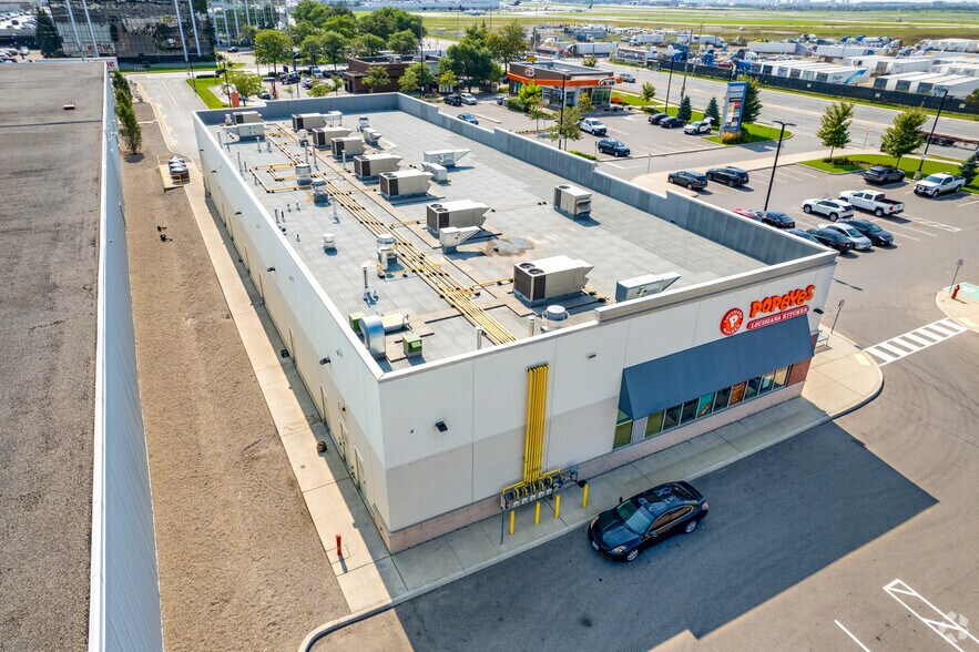 More Photos Of 6795 Airport Rd, Mississauga Storefront Retail Office For Sale