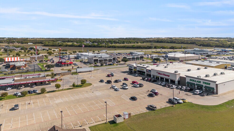 More Photos Of 1320 Corsicana Hwy, Hillsboro General Retail For Lease