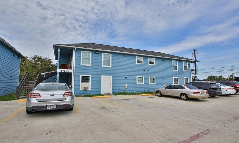 More Photos Of 1318 Avenue A, South Houston Apartments For Sale