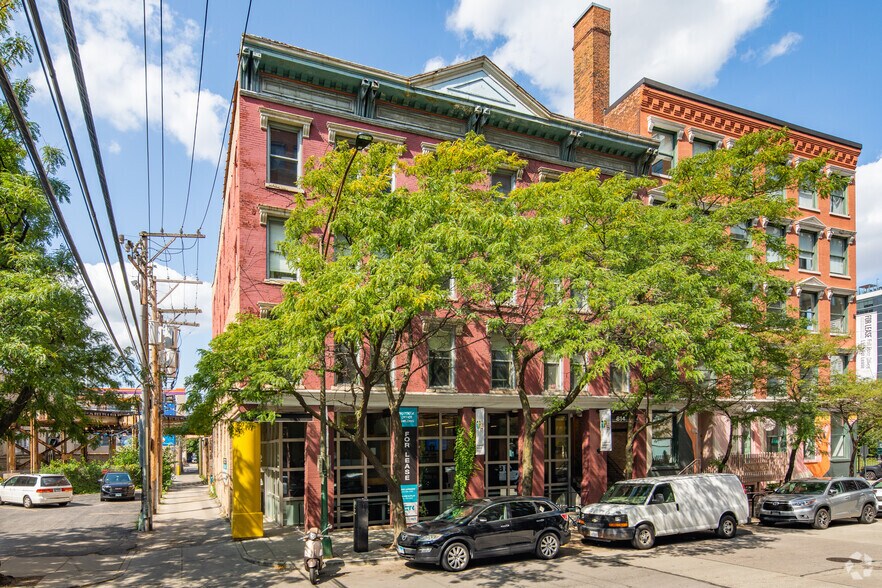 Primary Photo Of 812-814 N Franklin St, Chicago Loft Creative Space For Lease