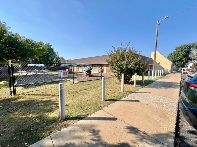 More Photos Of 16301 N Santa Fe Ave, Edmond Daycare Center For Lease