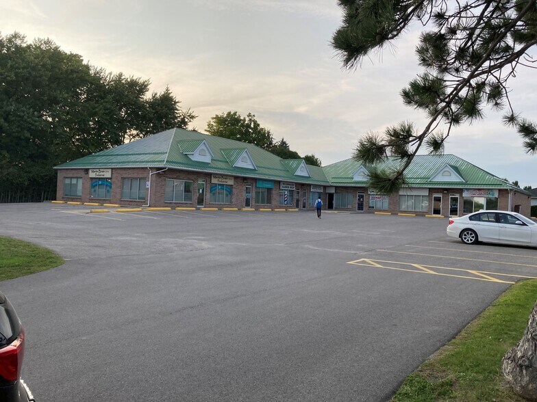 Primary Photo Of 600 Dundas St E, Belleville Freestanding For Sale