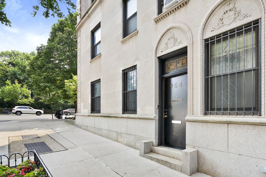 9 Prospect Park W, Brooklyn, NY 11215 Apartments For Sale