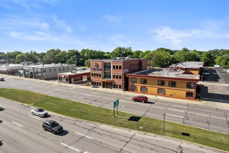 More Photos Of 23756 Michigan Ave, Dearborn Office For Lease