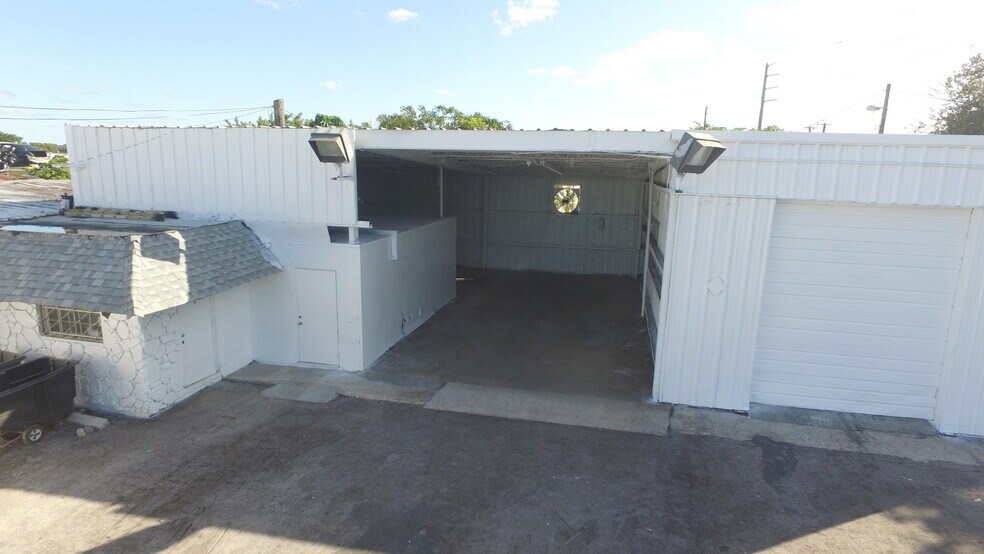 More Photos Of 2090 Powerline Rd, Pompano Beach Warehouse For Sale