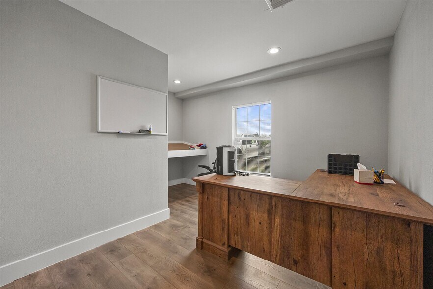 More Photos Of 1101 Willy Vester Rd, Van Alstyne Warehouse For Sale