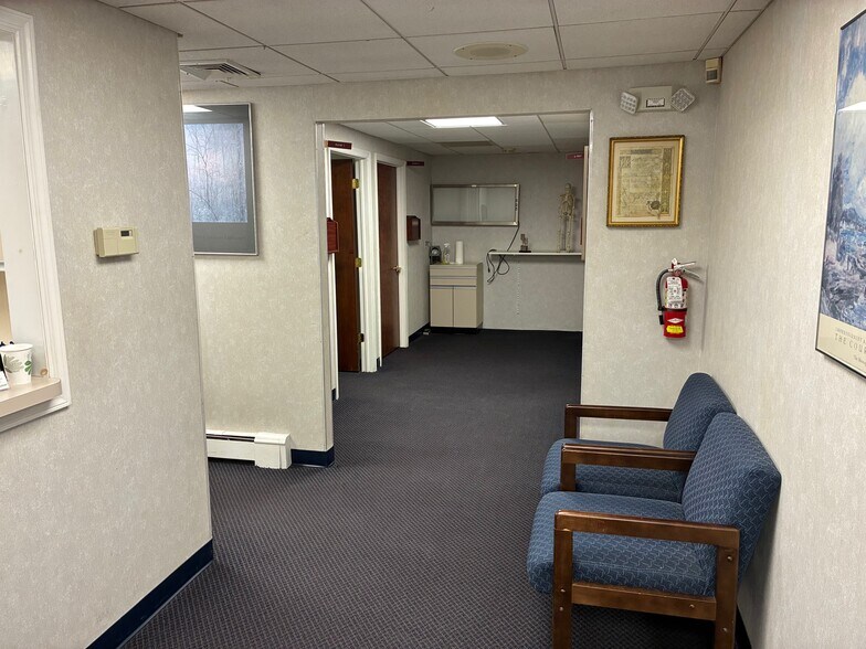 More Photos Of 219-221 Old Hook Rd, Westwood Medical For Lease