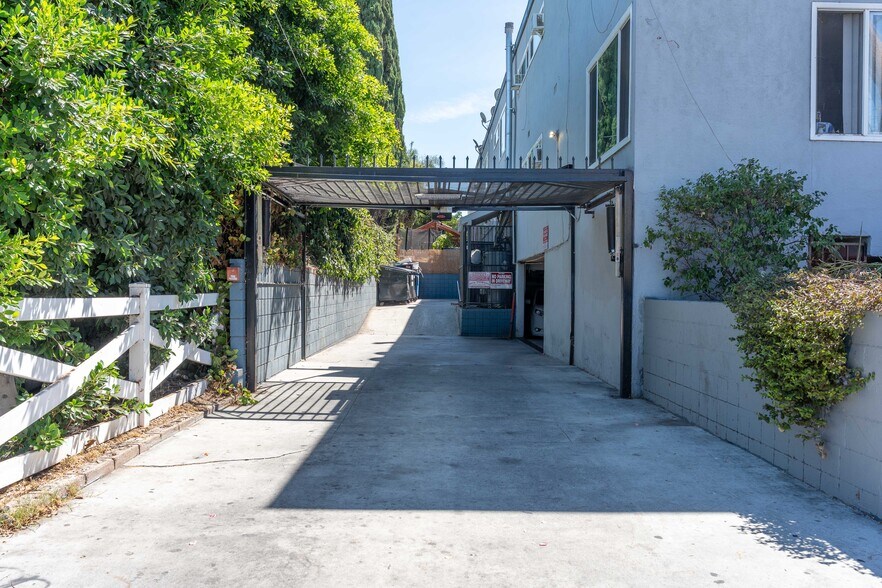 More Photos Of 13061 Vanowen St, North Hollywood Apartments For Sale