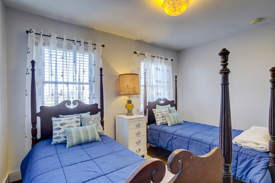 More Photos Of 3691 Main St, Chincoteague Marina For Sale