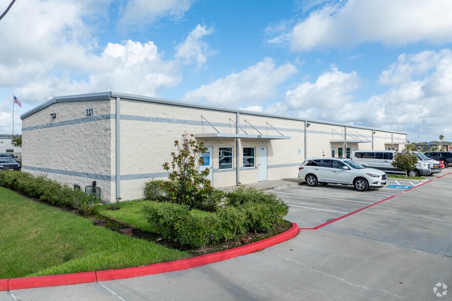 More Photos Of 351 Columbia Memorial Pky, Kemah Flex For Lease