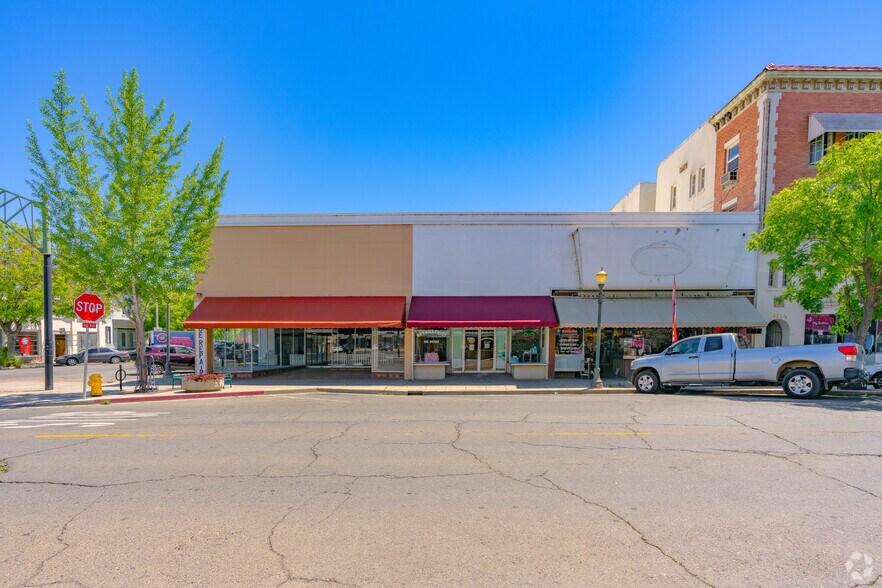 More Photos Of 421-423 D St, Marysville Storefront Retail Residential For Sale