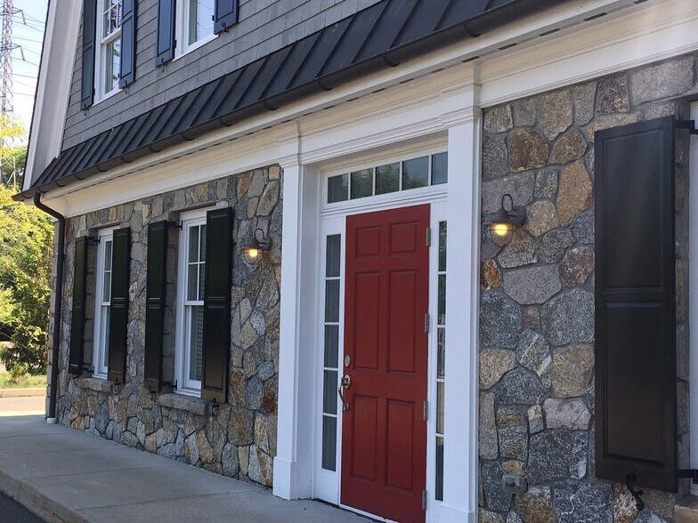 More Photos Of 76 Tokeneke Rd, Darien Office For Lease