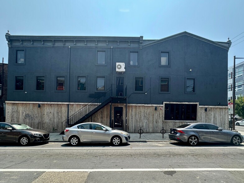 More Photos Of 1359-61 2nd St, Philadelphia Bar For Sale