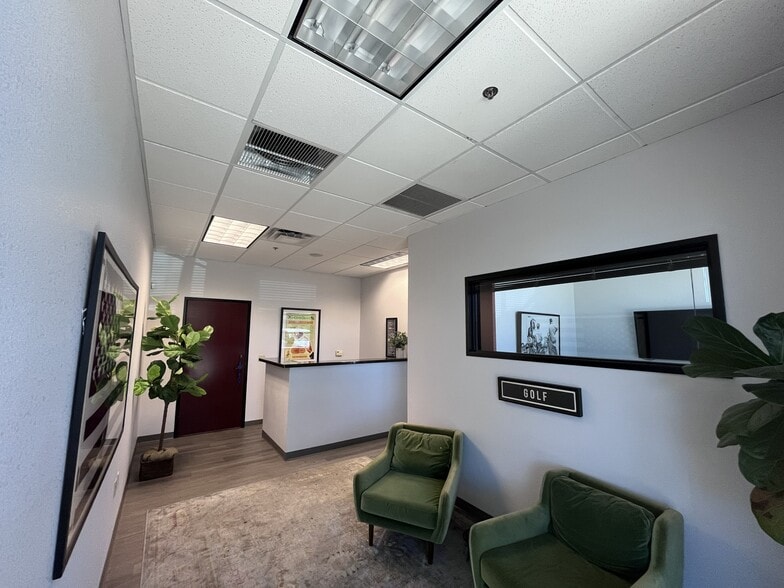 More Photos Of 9865 E Bell Rd, Scottsdale Office For Lease