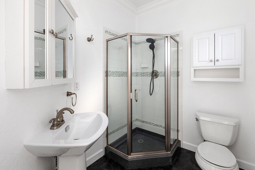 More Photos Of 49 Duboce Ave, San Francisco Warehouse For Sale