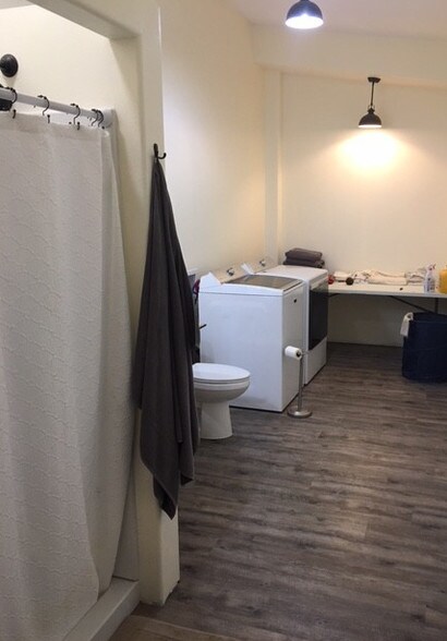 More Photos Of 104 Terrace Ln, Craig Service For Lease