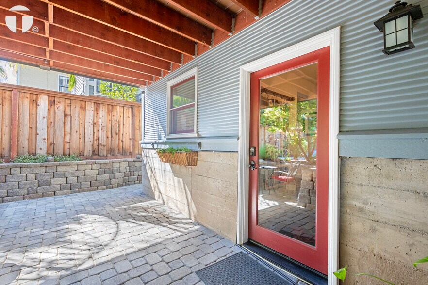 More Photos Of 2220 Capitol Ave, Sacramento Apartments For Sale