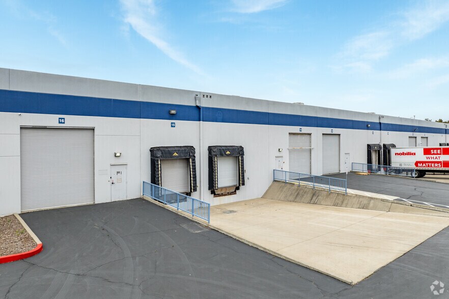 More Photos Of 840 Embarcadero Dr, West Sacramento Warehouse For Lease