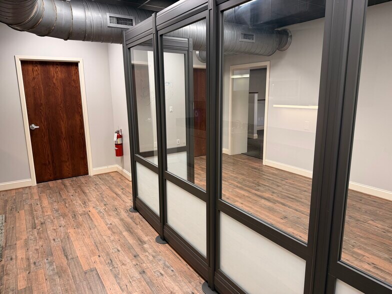 More Photos Of 508 E North St, Greenville Office For Lease