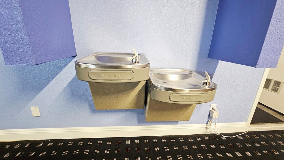 More Photos Of 306-308 Roberts Ln, Bakersfield Storefront Retail Residential For Sale