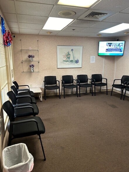 More Photos Of 140 Strollings Ave, Logan Office For Sale