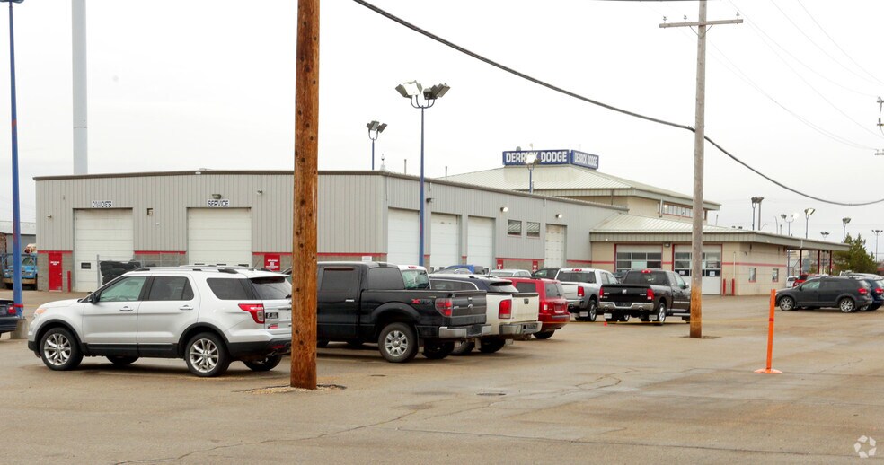 More Photos Of 6311 104 St NW, Edmonton Showroom For Sale