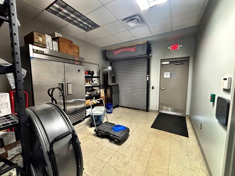 More Photos Of 6400 Peake Rd, Macon-Bibb Office For Sale