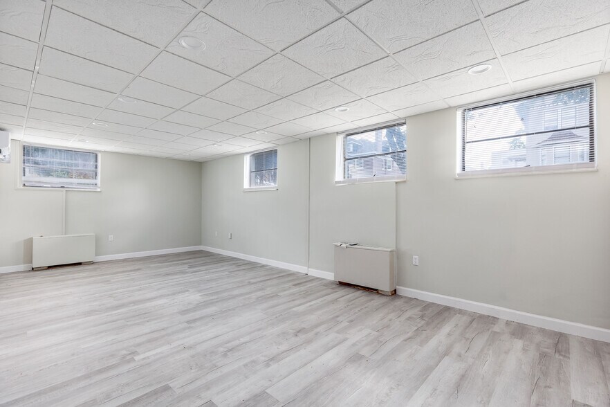 More Photos Of 2631 Erie Ave, Cincinnati Office For Lease