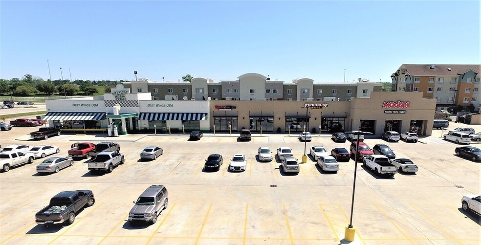 More Photos Of 2706 S Cabela's Pky, Gonzales Restaurant For Lease