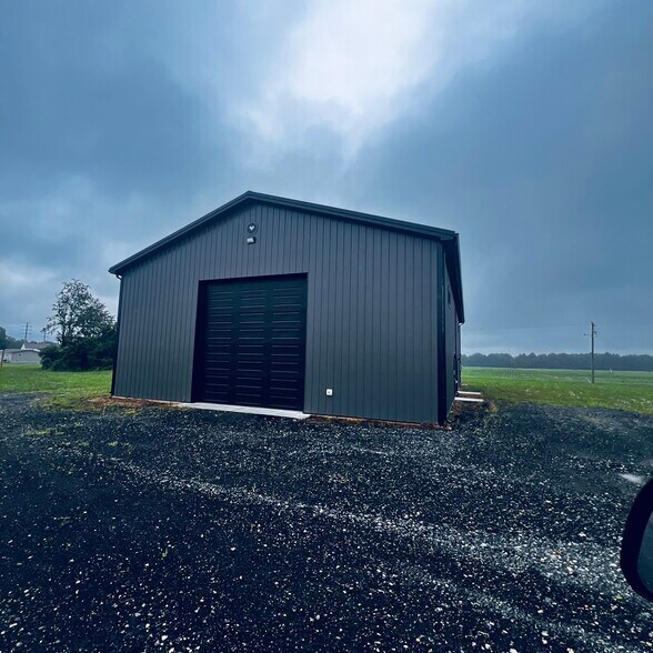 More Photos Of 8509 Palmer Ln, Bridgeville Warehouse For Lease