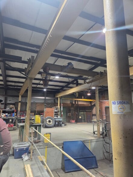 More Photos Of 1100 Old Salem Rd NE, Albany Manufacturing For Sale