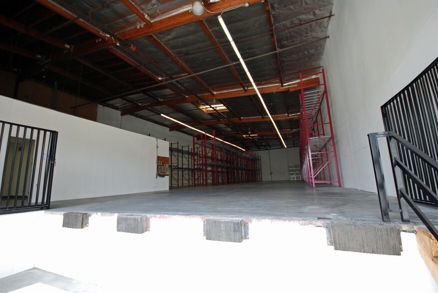 More Photos Of 1771-1837 E 46th St, Los Angeles Warehouse For Lease