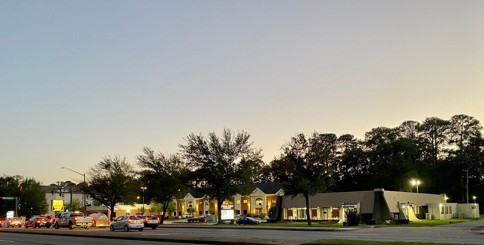 More Photos Of 11721 Jefferson Ave, Newport News Office For Sale