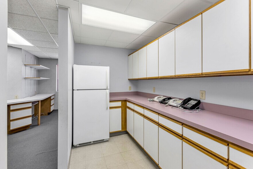 More Photos Of 5850 Boymel Dr, Fairfield Medical For Sale