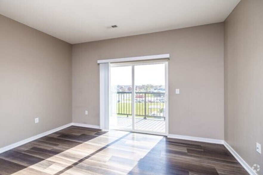 More Photos Of 320 W 3rd St N, Newton Apartments For Sale