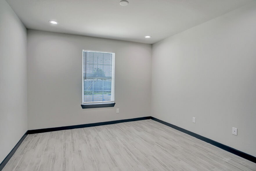 More Photos Of 3448 Elgin St, Houston Apartments For Sale