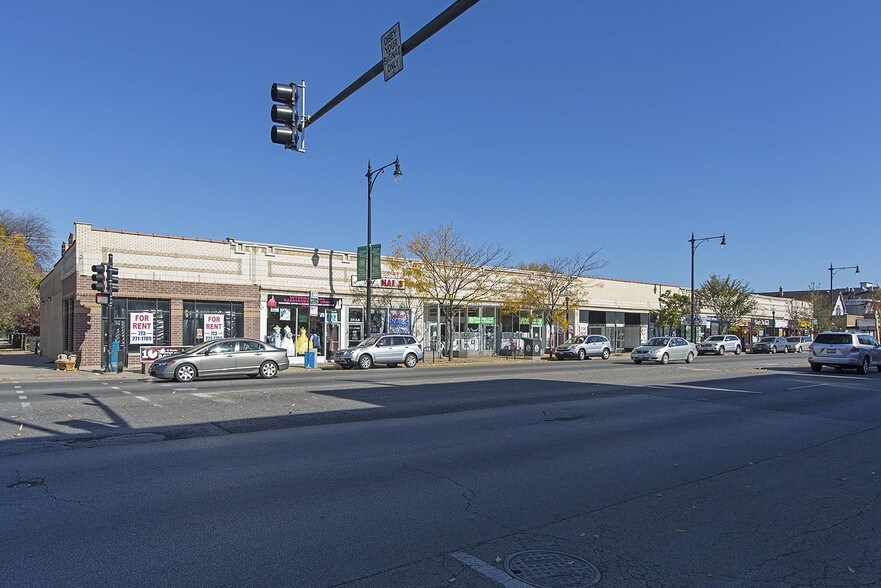 More Photos Of 3530-3558 W Irving Park Rd, Chicago Storefront For Lease
