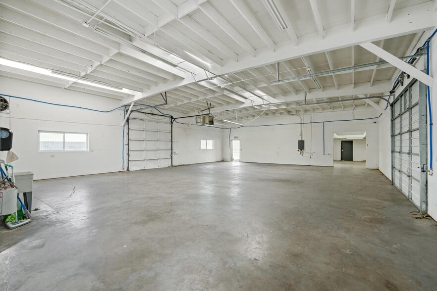 More Photos Of 2475 Bluebell Dr, Santa Rosa Industrial For Lease