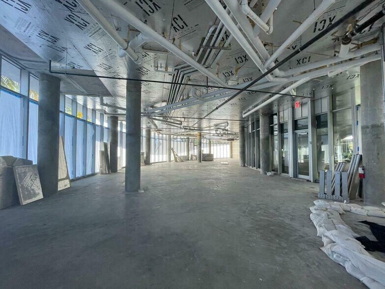 More Photos Of 1 Collins Ave, Miami Beach Apartments For Lease