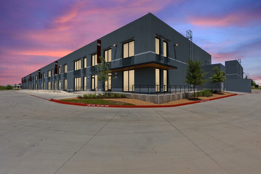 More Photos Of 1433 Chris Ln, Pflugerville Light Distribution For Lease