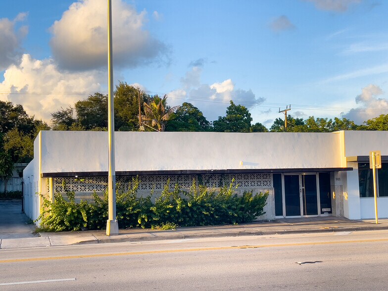 More Photos Of 901 NE 79th St, Miami Office For Lease
