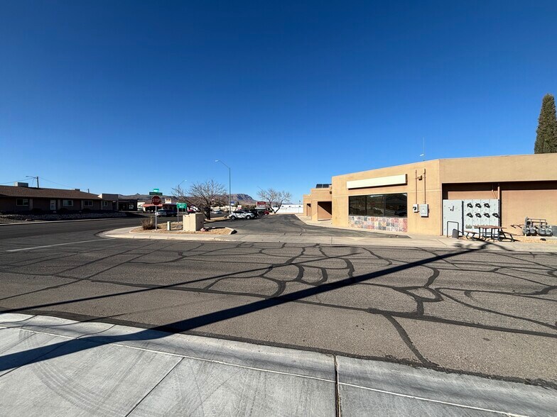 More Photos Of 2002 N Stockton Hill Rd, Kingman Medical For Sale