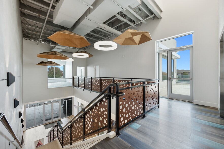 More Photos Of 9425 Sandifur Pky, Pasco Office For Sale