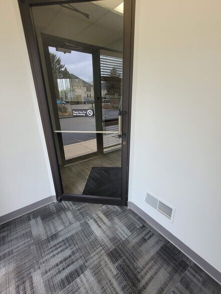 More Photos Of 5797 Beechcroft Rd, Columbus Medical For Lease