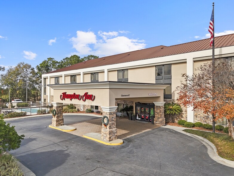 More Photos Of 1500 W 4th St, Adel Hotel For Sale